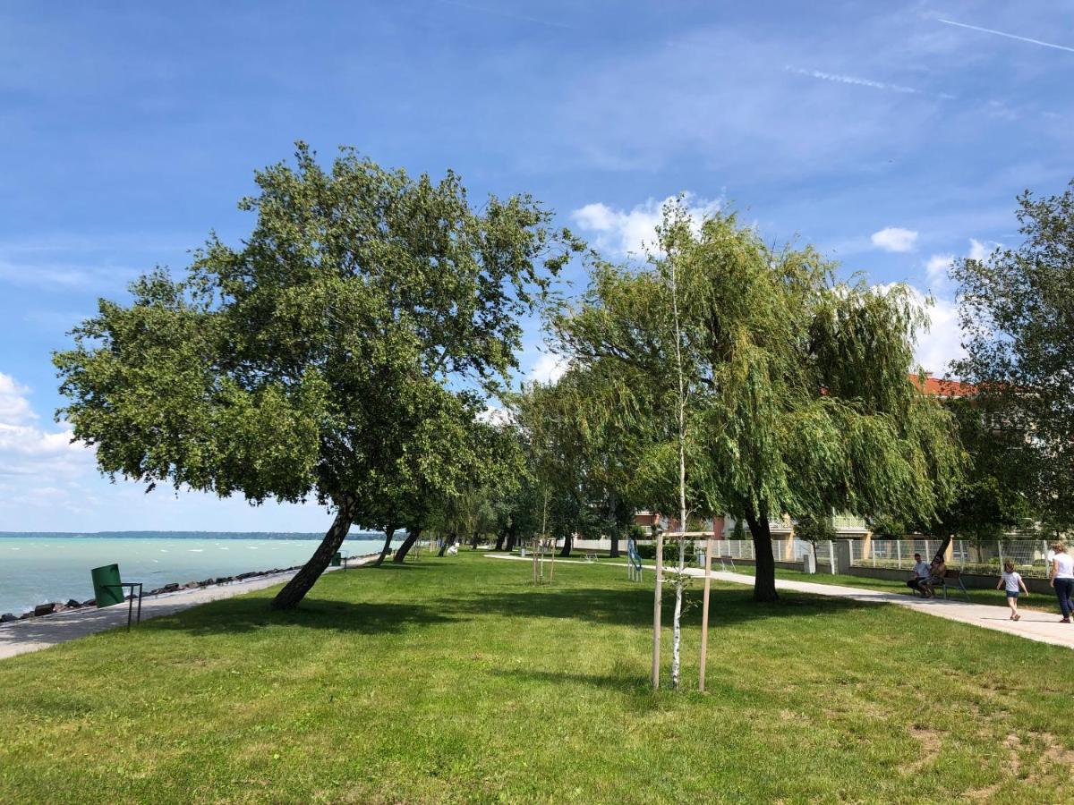 Siofoki Vizparti Nyaralo - Lakeside Apartment 외부 사진